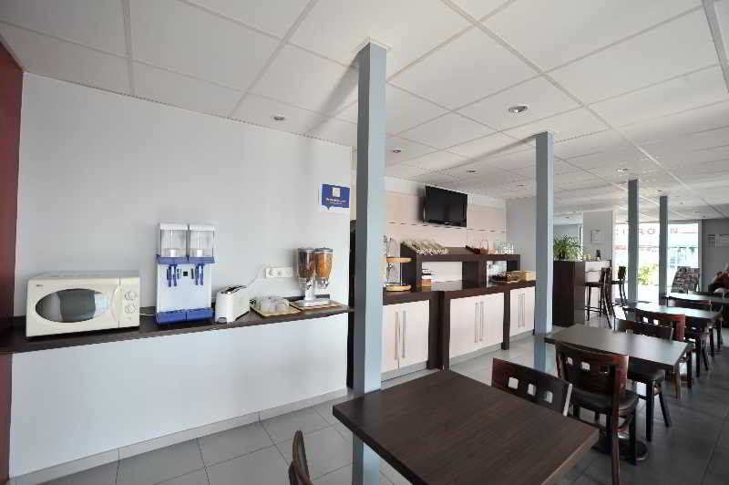 Hotel Initial By Balladins Roissy / Saint-mard 2*