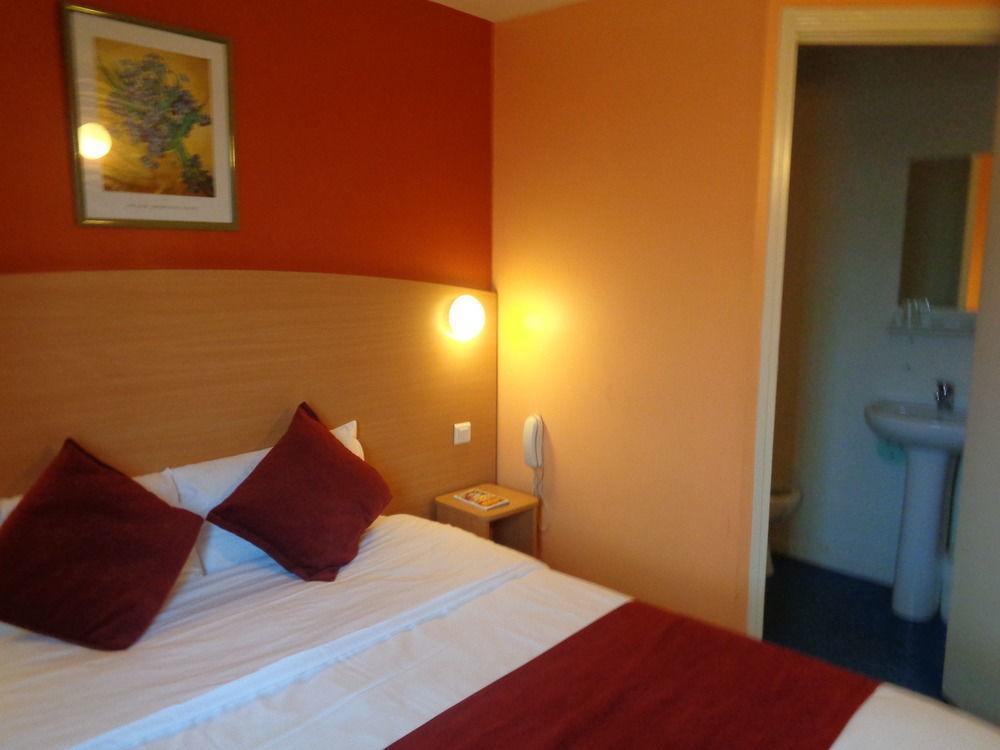 Hotel Initial By Balladins Roissy / Saint-mard